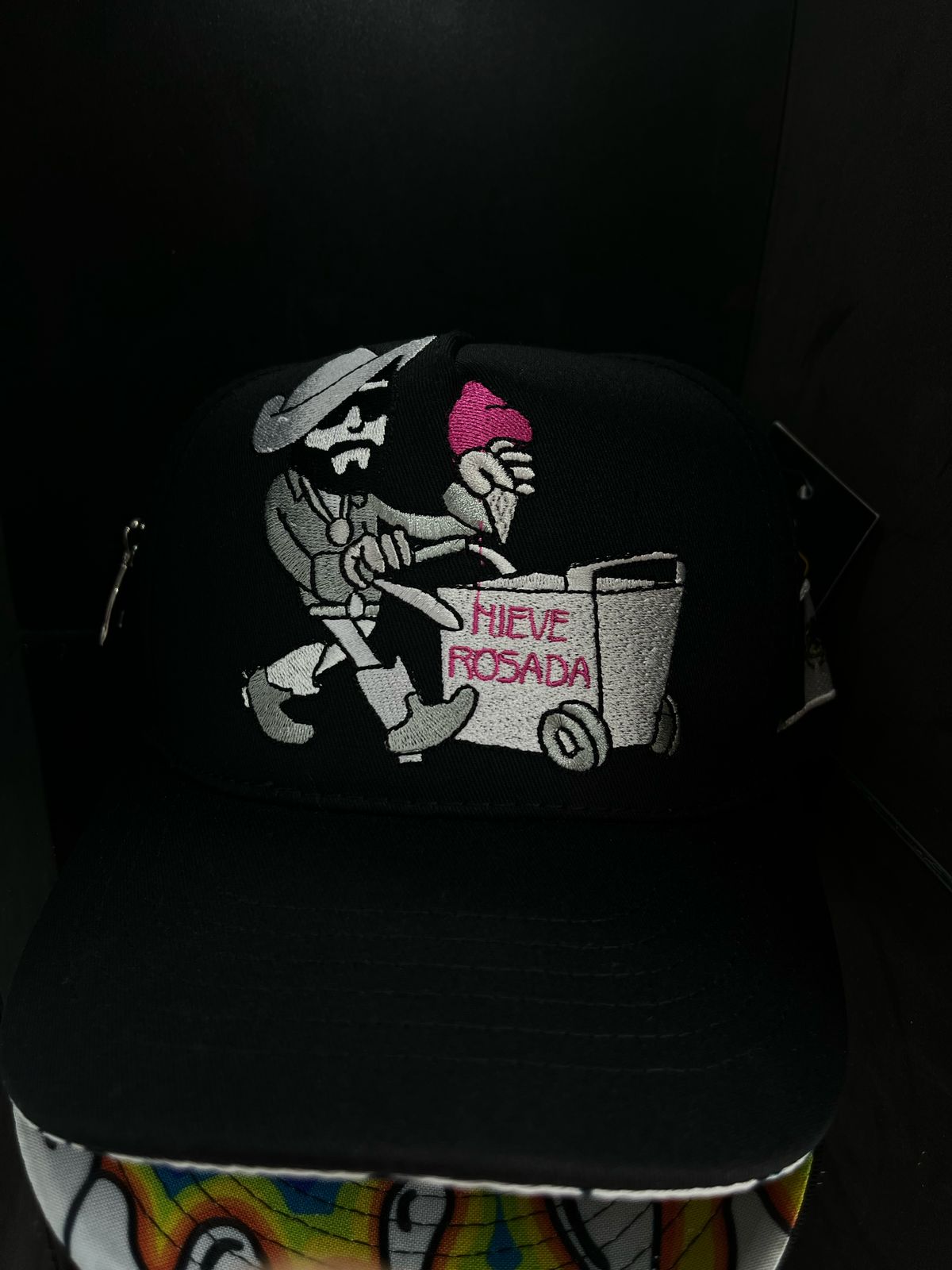 🎩 Gorra "Nieve Rosada" – Estilo Urbano