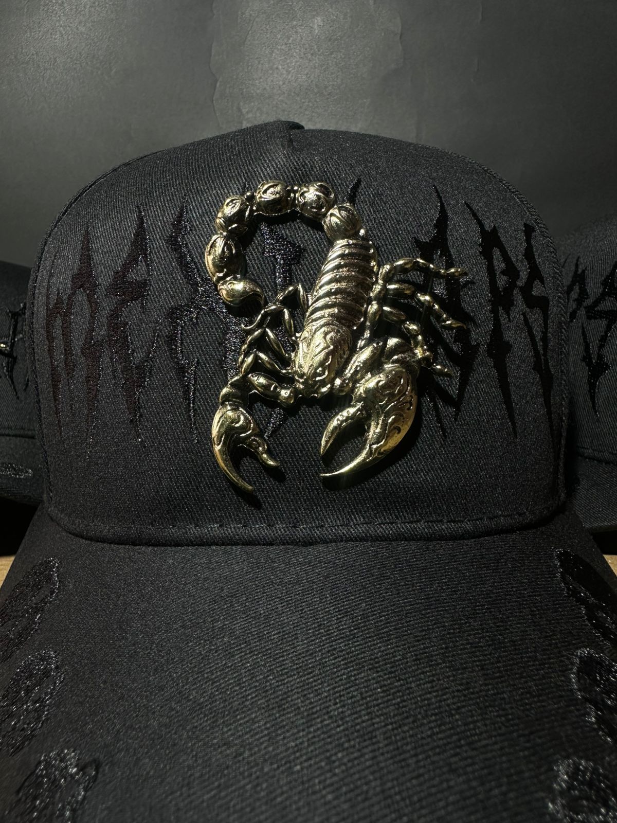 🦂 GORRA PREMIUM “SCORPION  GOLDEN EDITION